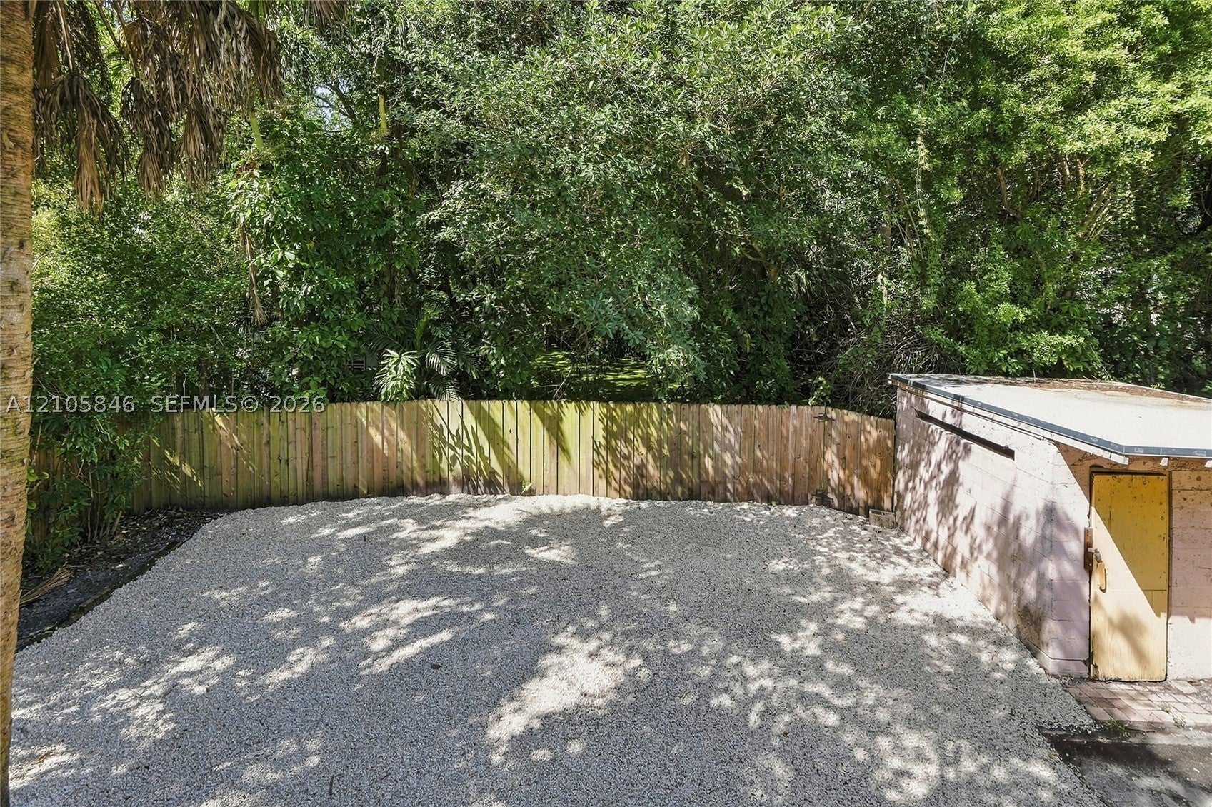 1913 Riverside Dr