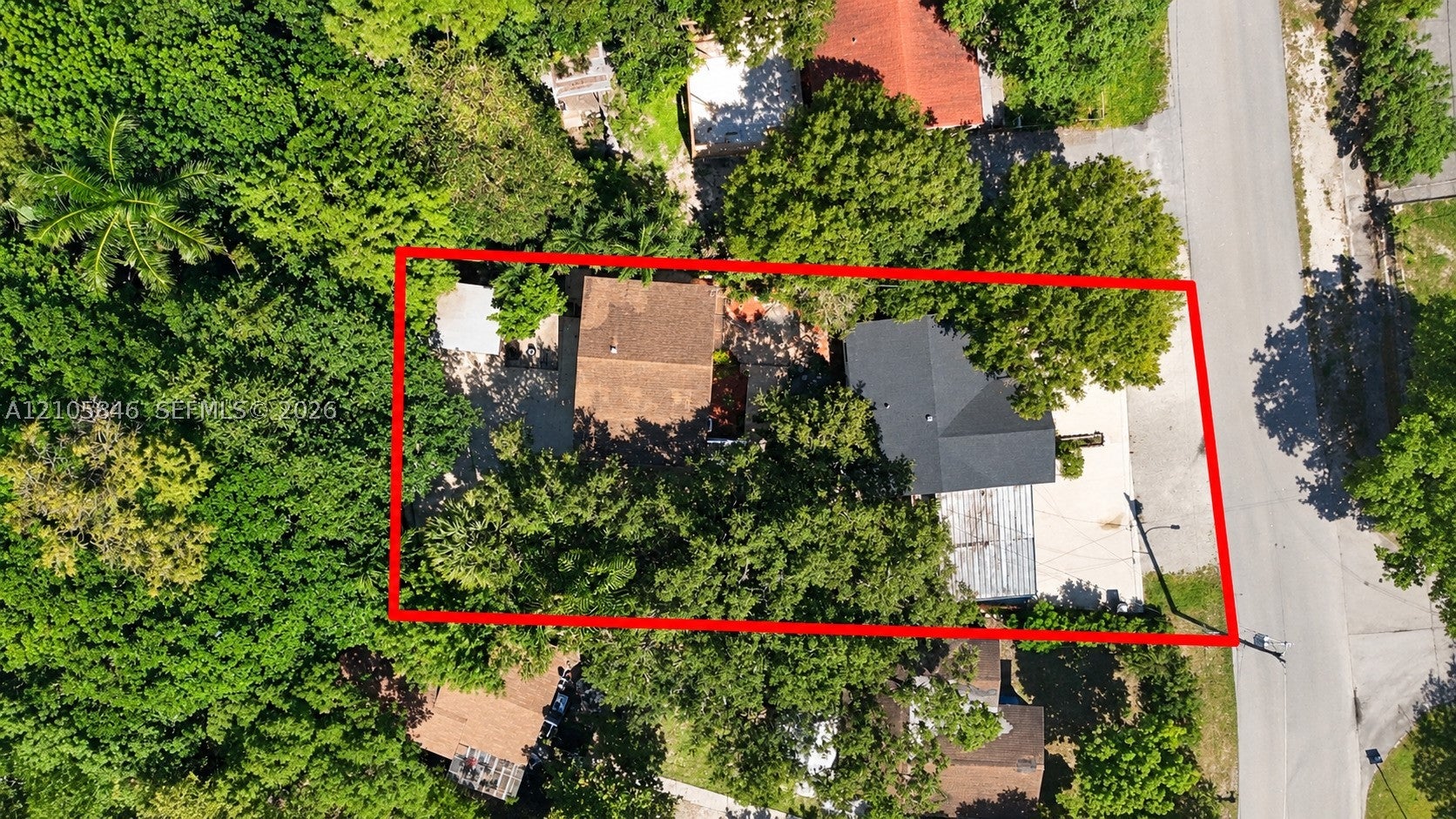 1913 Riverside Dr