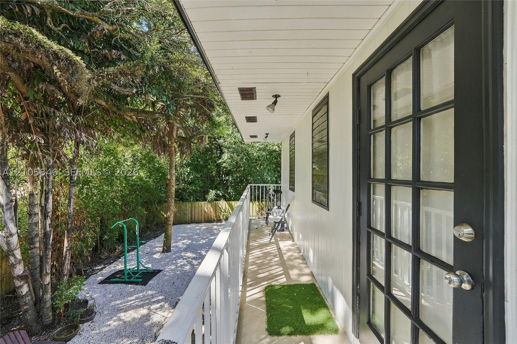 1913 Riverside Dr