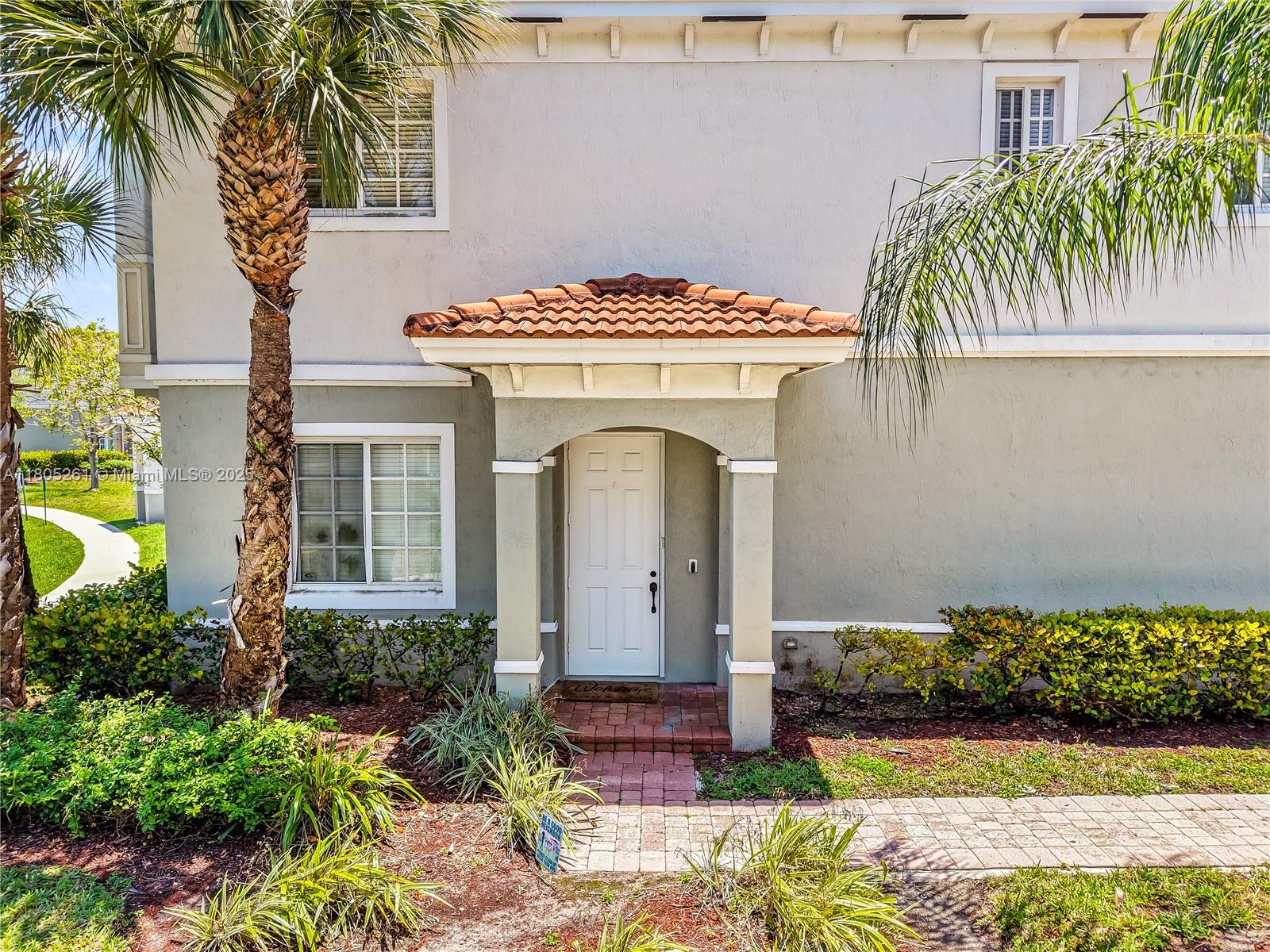 2801 SW 81st Ter, Miramar, FL, 33025/$389,990 3 2801 SW 81st Ter