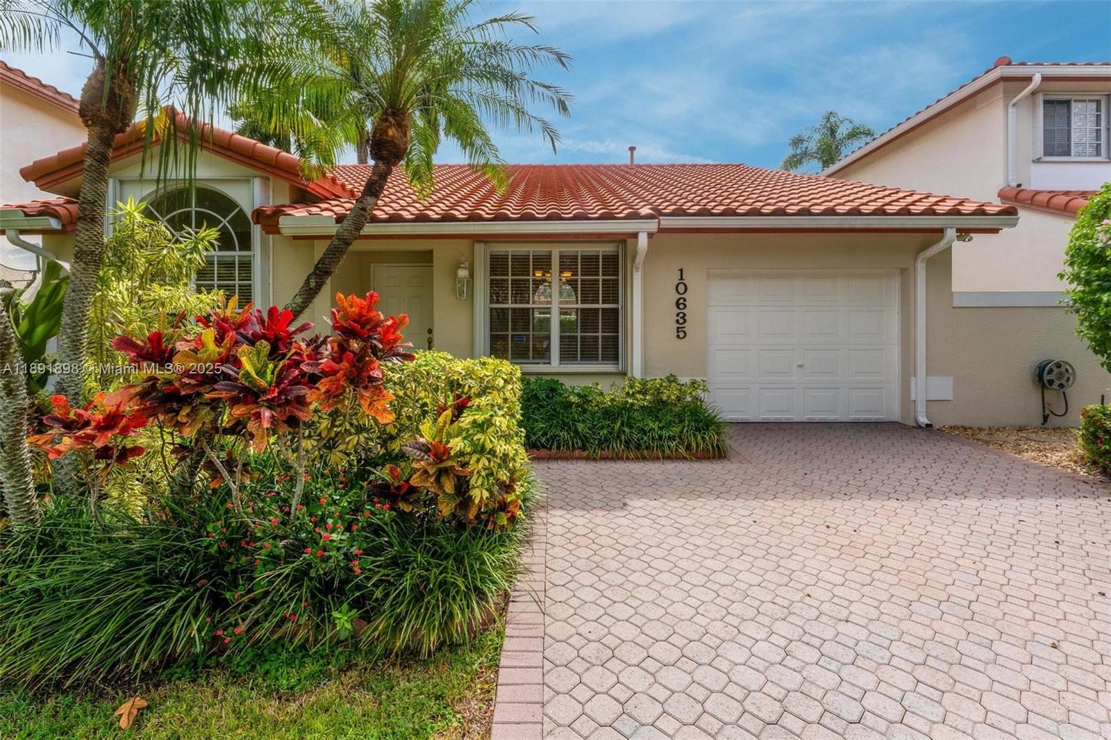 DORAL SANDS - Residential Lease
