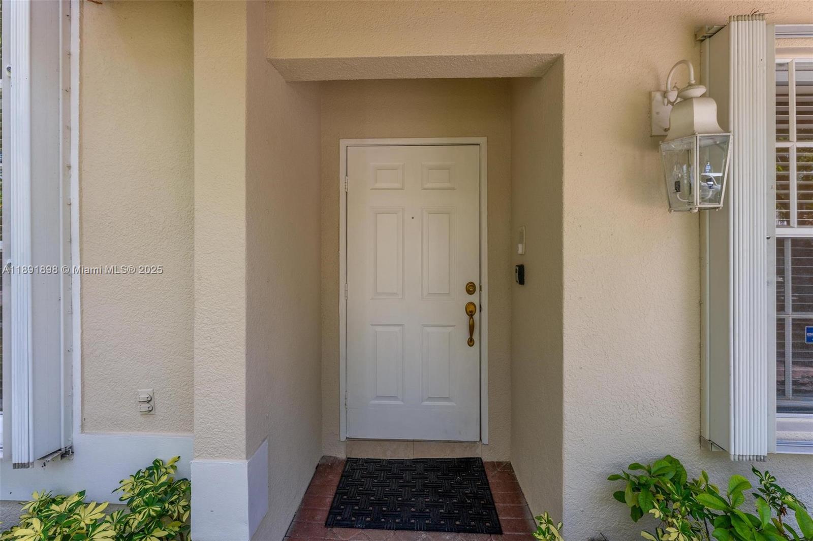DORAL SANDS - Residential Lease