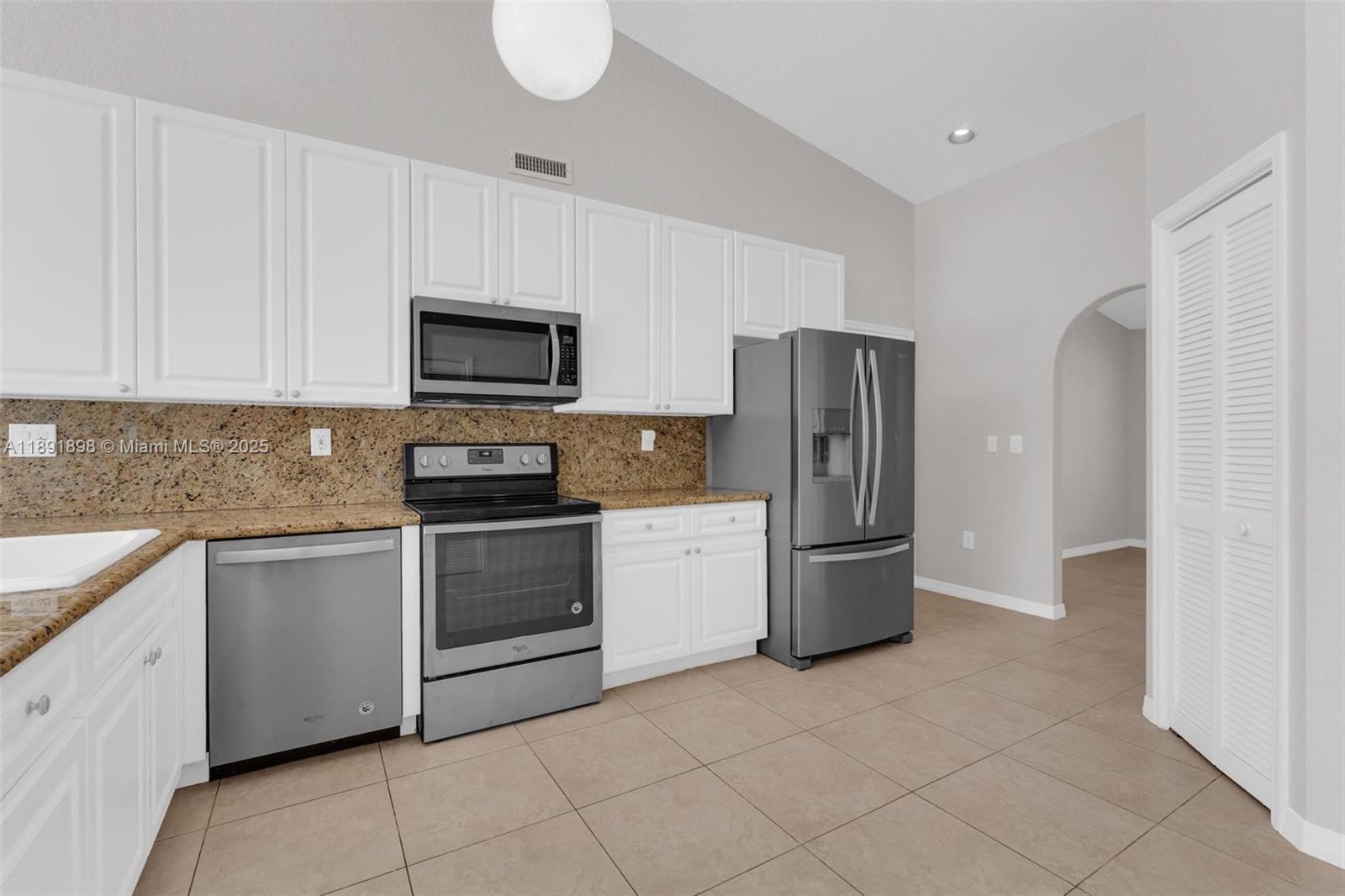 DORAL SANDS - Residential Lease