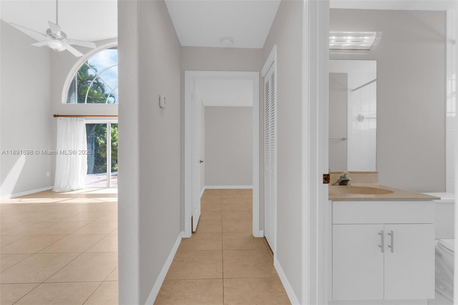 DORAL SANDS - Residential Lease