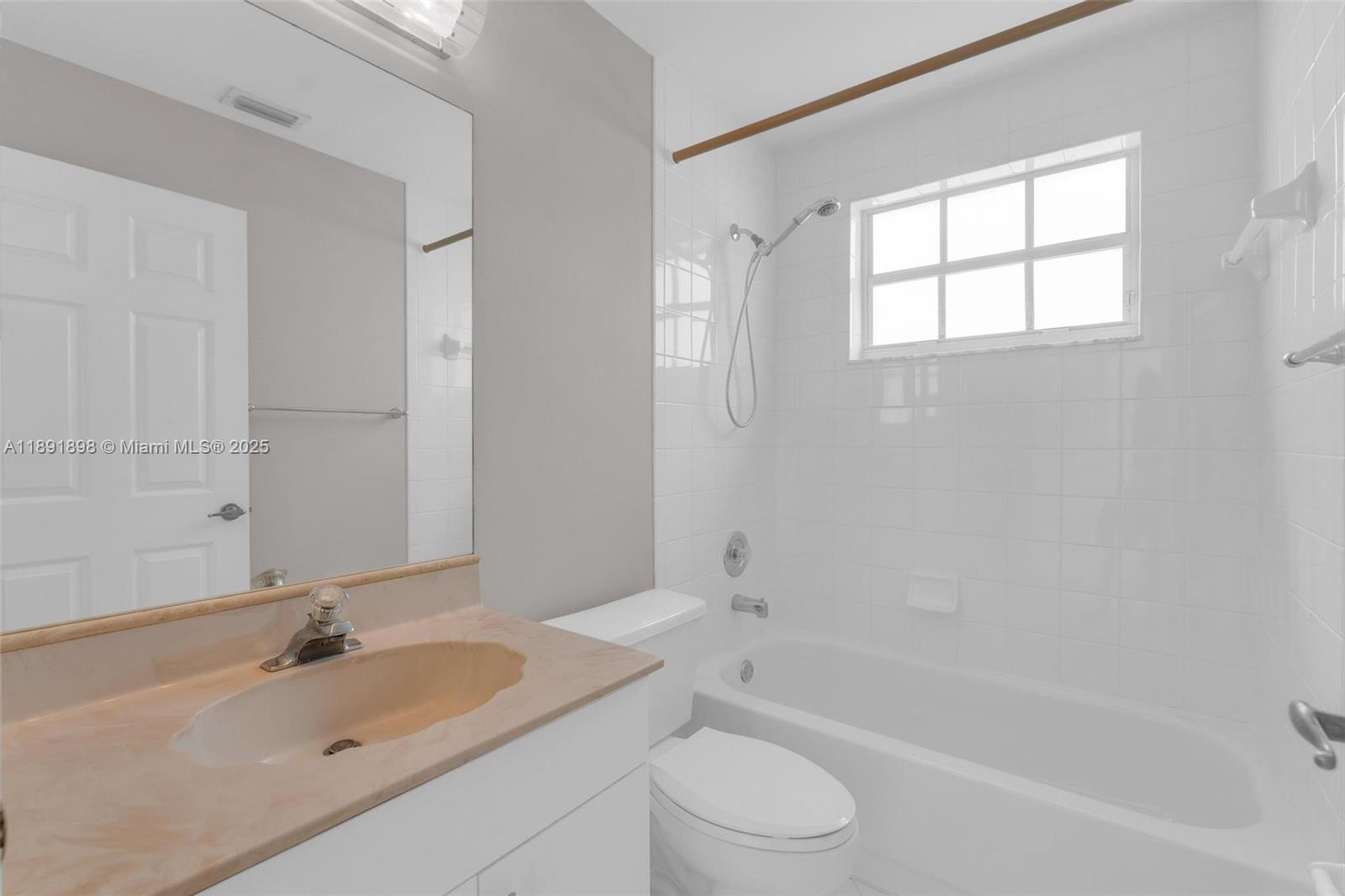 DORAL SANDS - Residential Lease