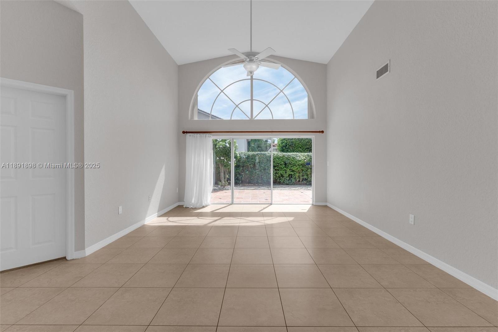 DORAL SANDS - Residential Lease