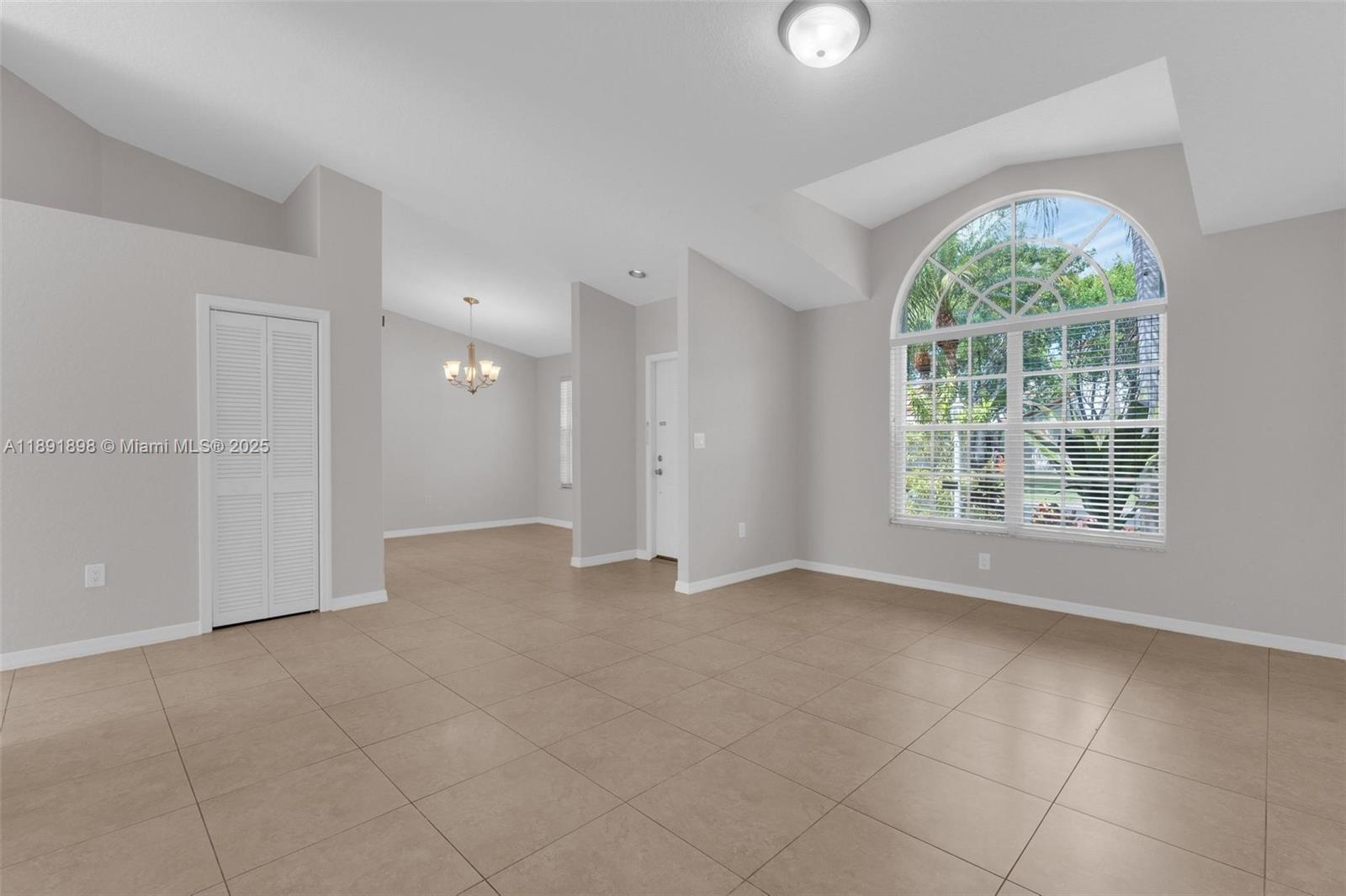 DORAL SANDS - Residential Lease
