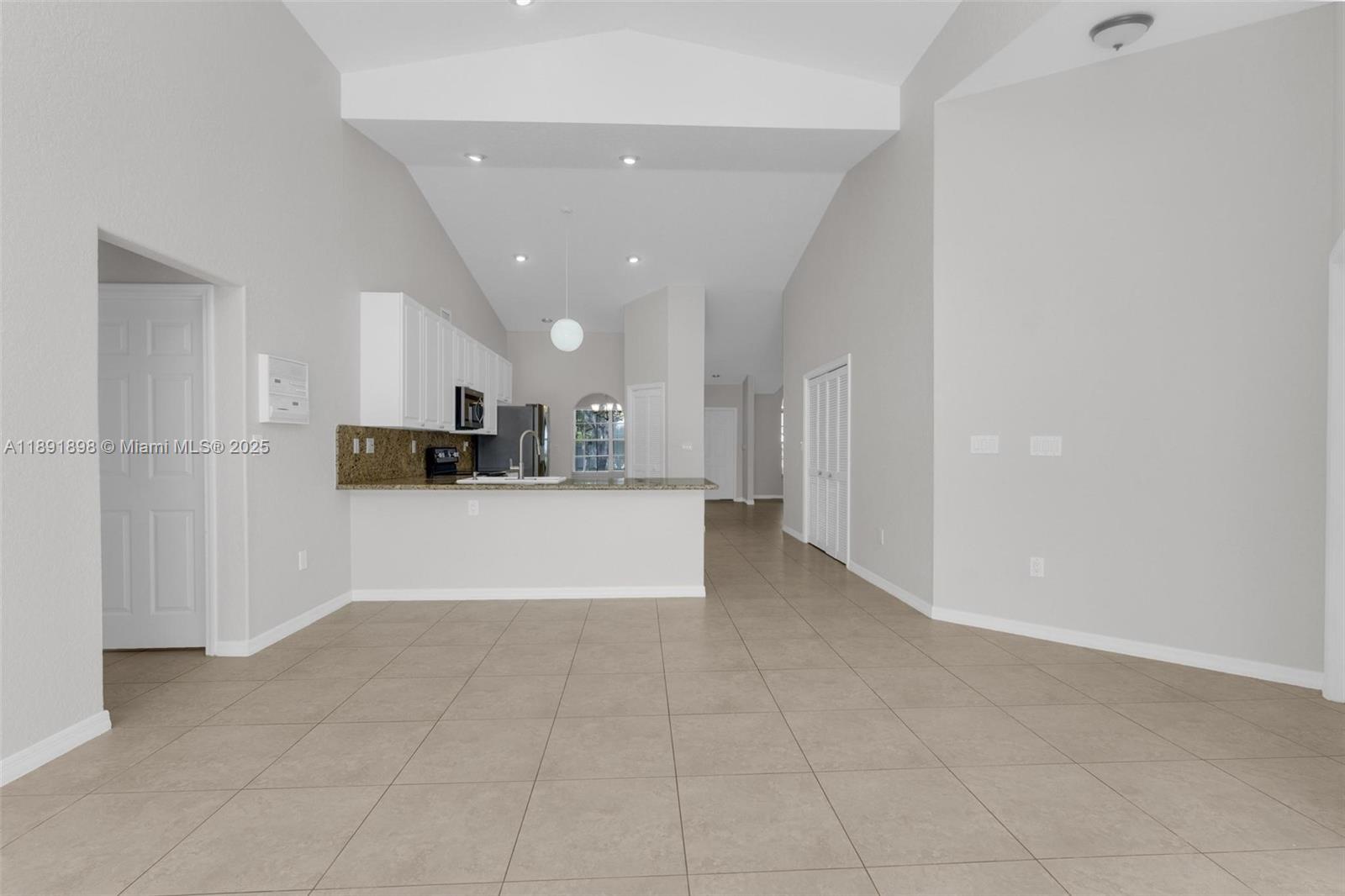 DORAL SANDS - Residential Lease