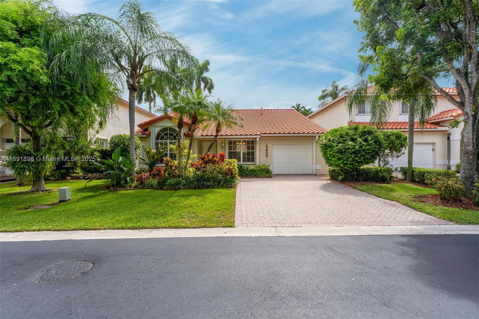 DORAL SANDS - Residential Lease