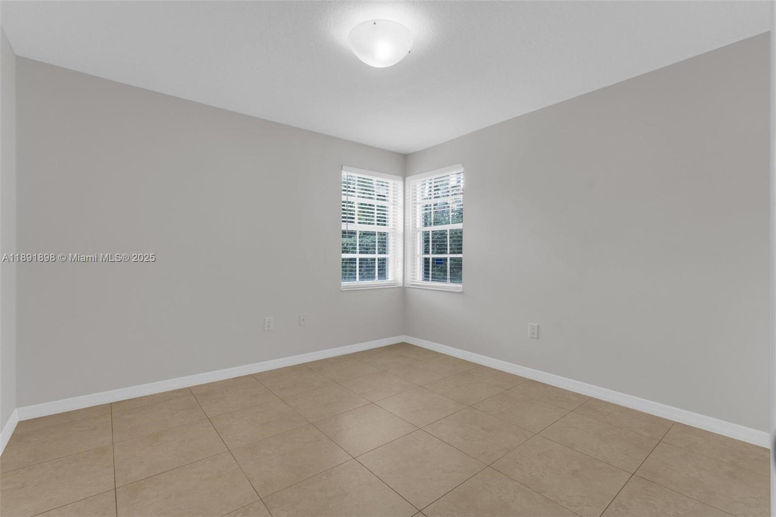DORAL SANDS - Residential Lease
