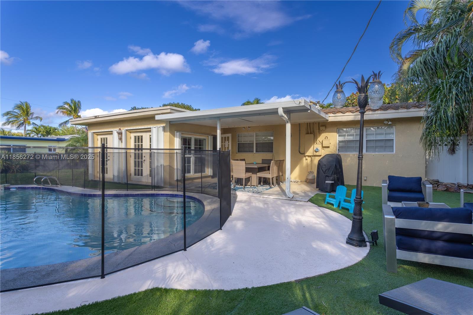 743 SE 10th Ter