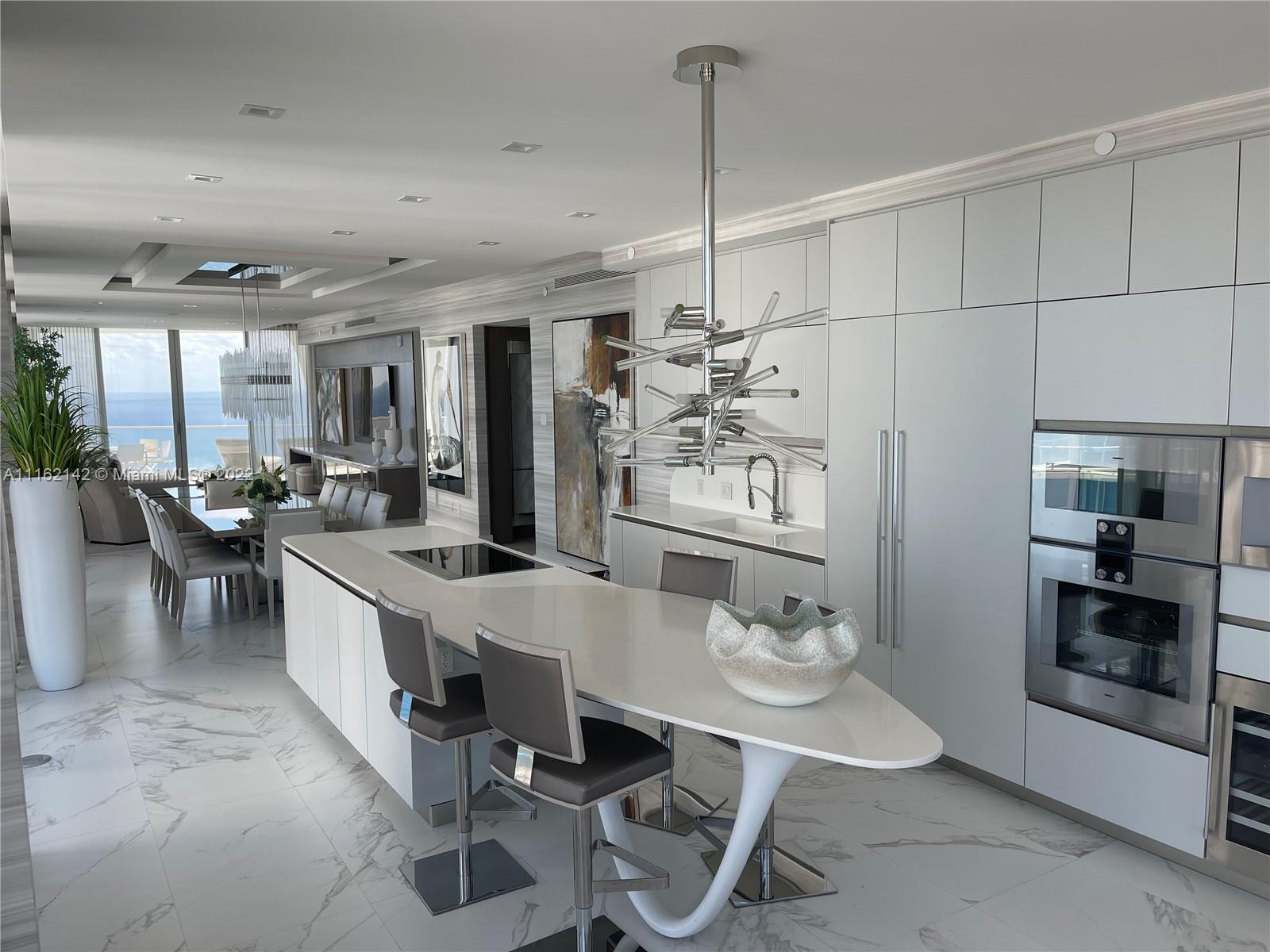 JADE SIGNATURE CONDO - Residential