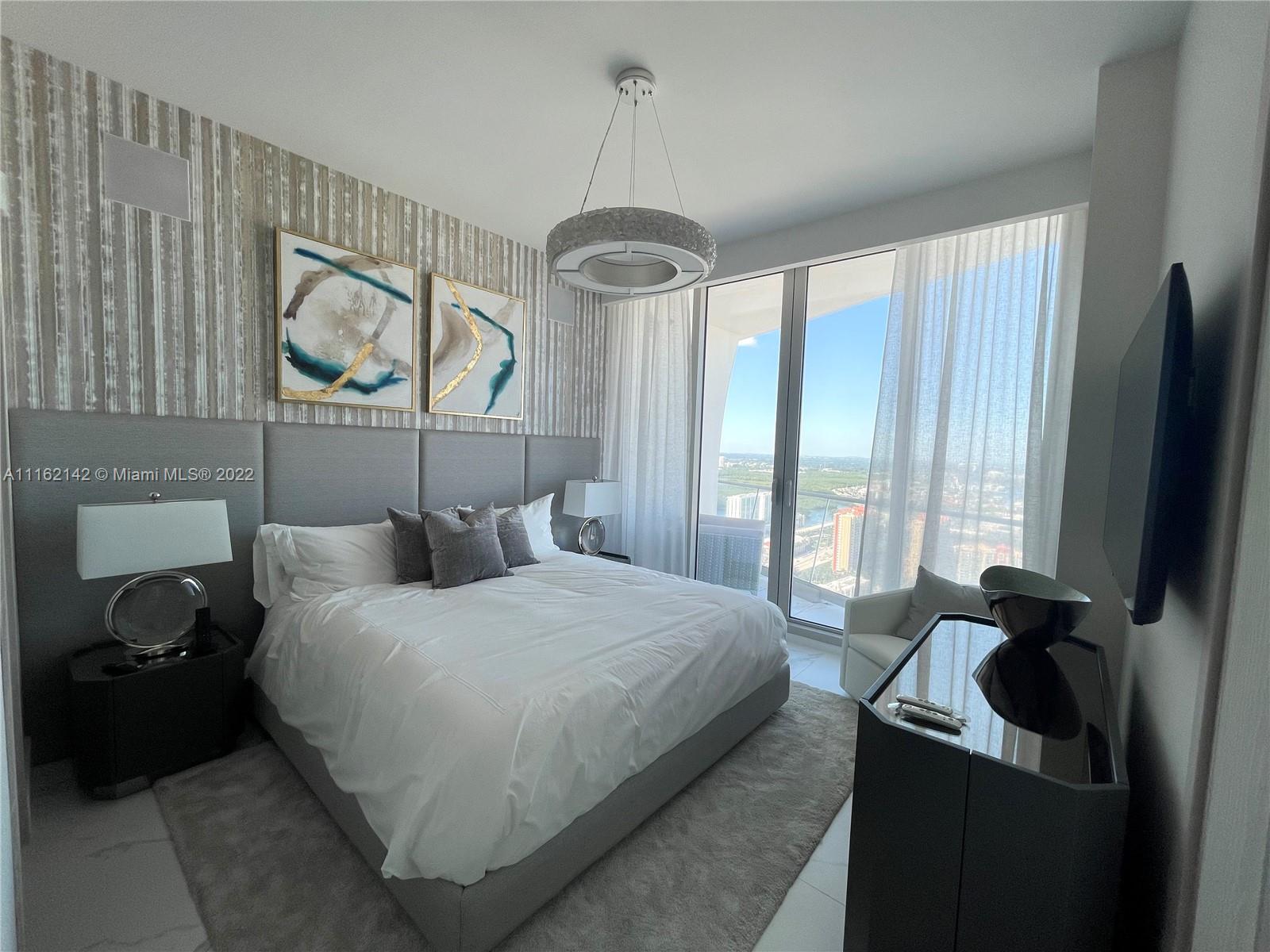 JADE SIGNATURE CONDO - Residential
