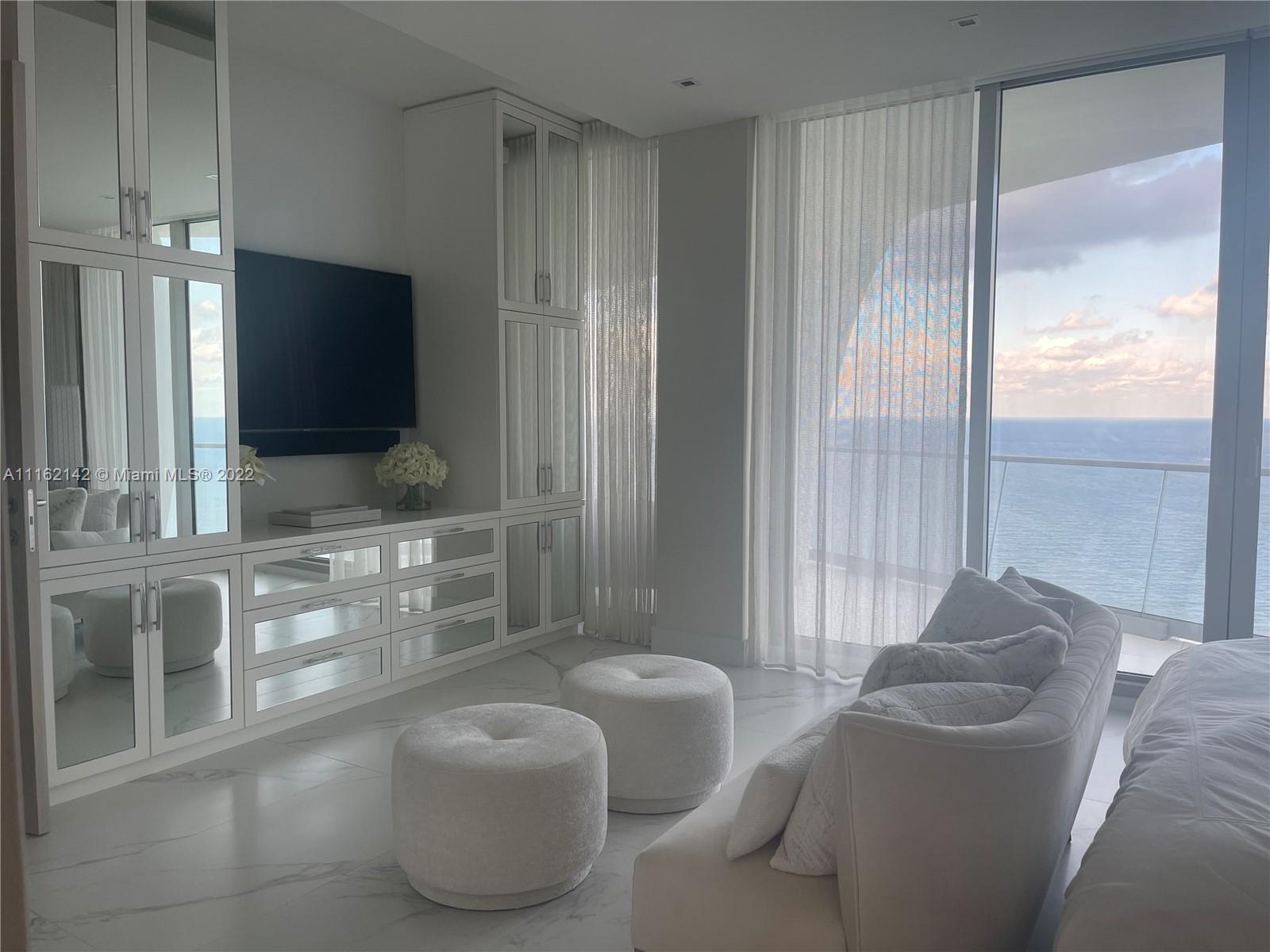 JADE SIGNATURE CONDO - Residential