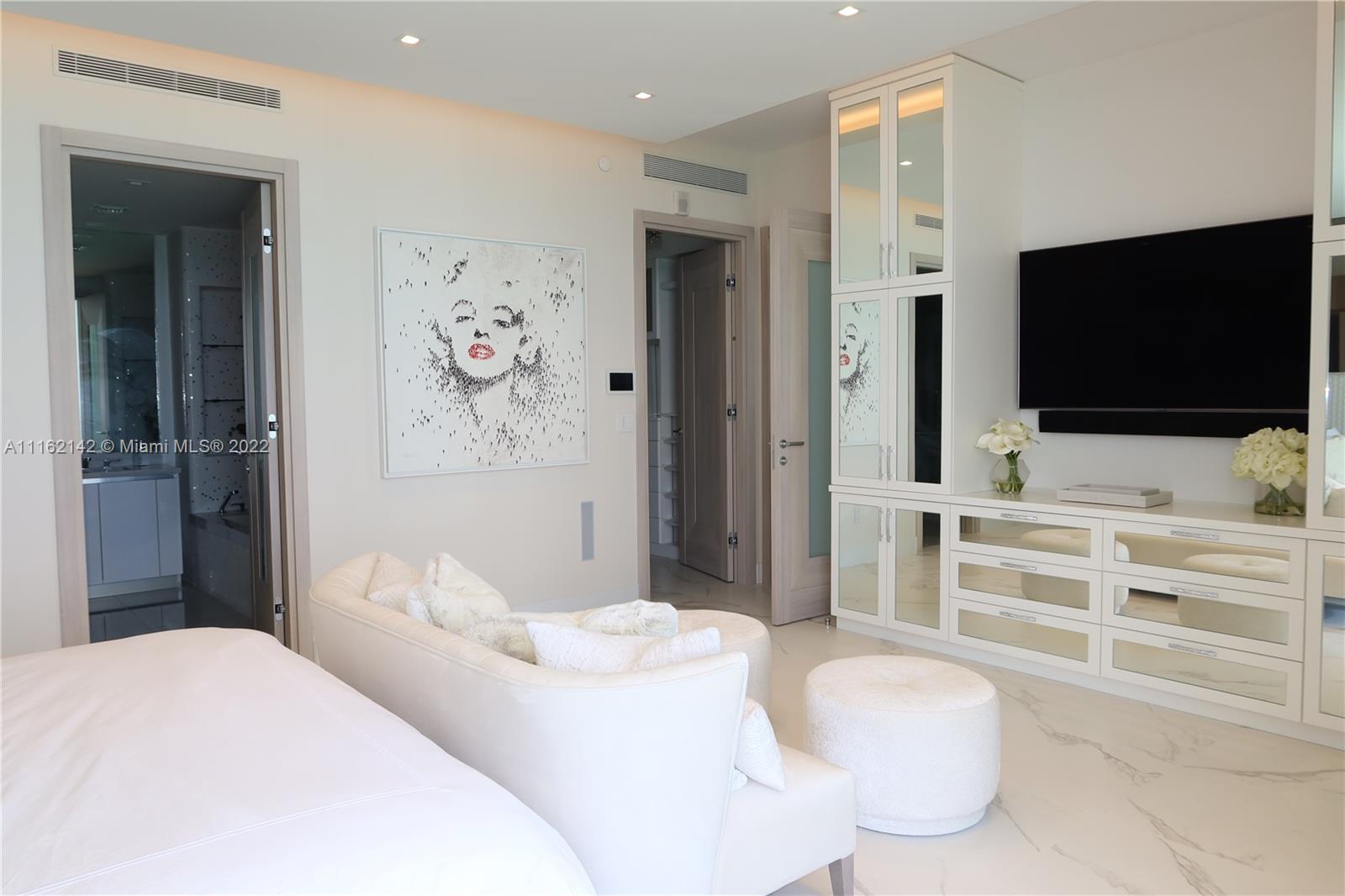 JADE SIGNATURE CONDO - Residential