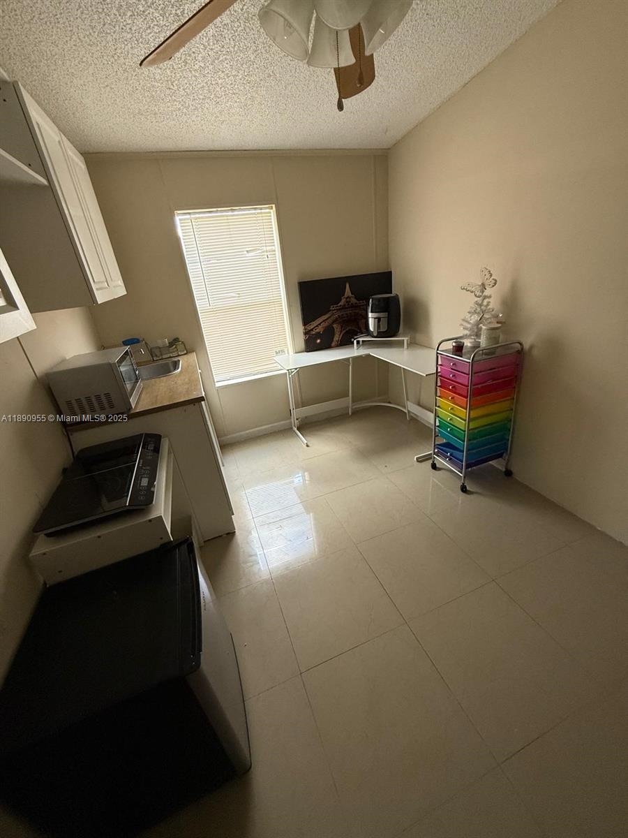 TROPICAL MOBILE HOME ESTA - Residential