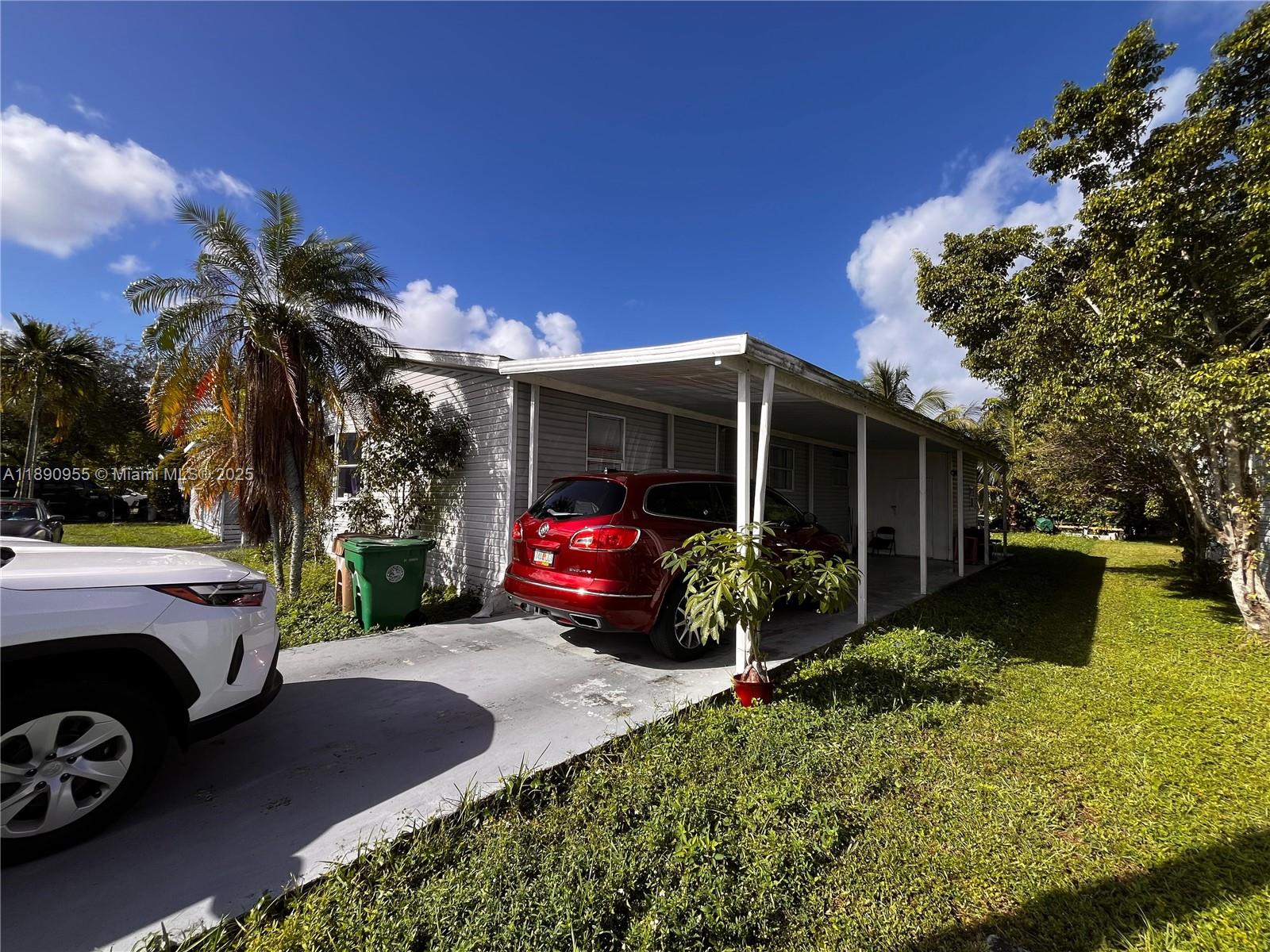 TROPICAL MOBILE HOME ESTA - Residential