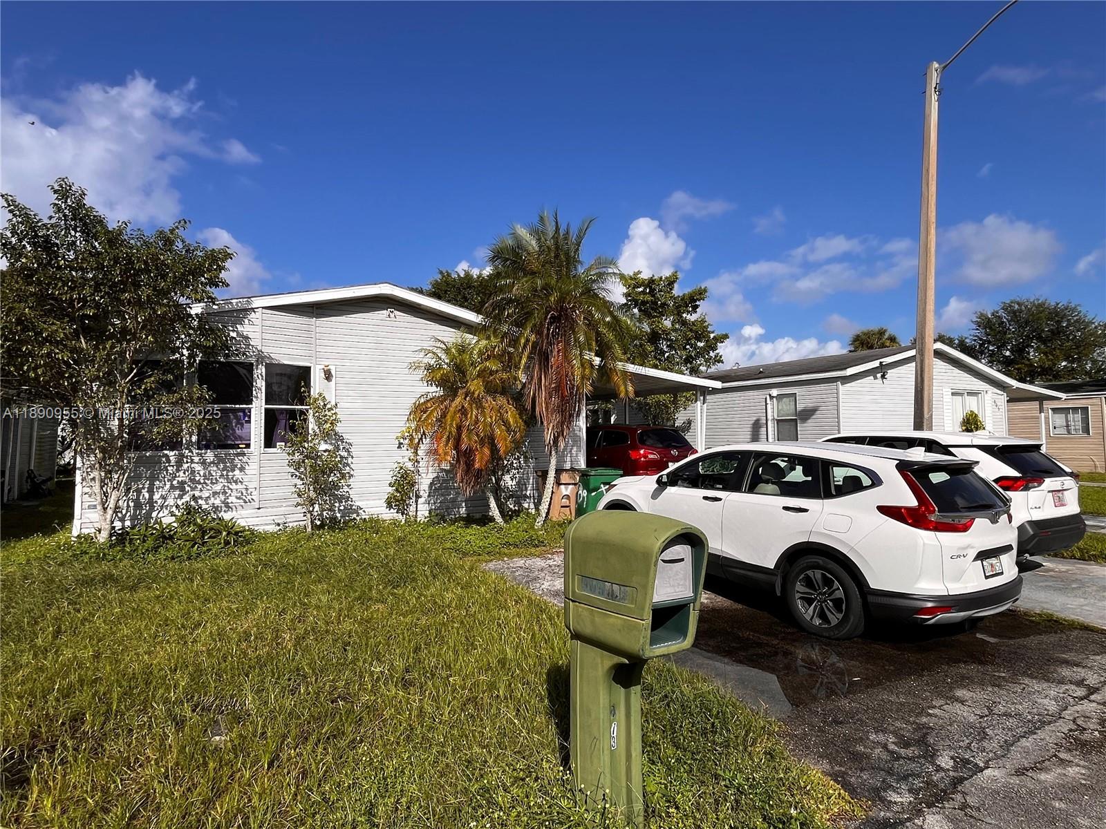 TROPICAL MOBILE HOME ESTA - Residential