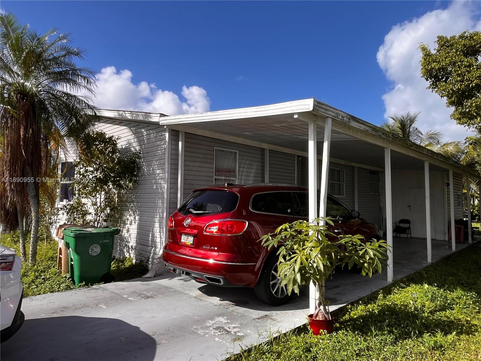 TROPICAL MOBILE HOME ESTA - Residential