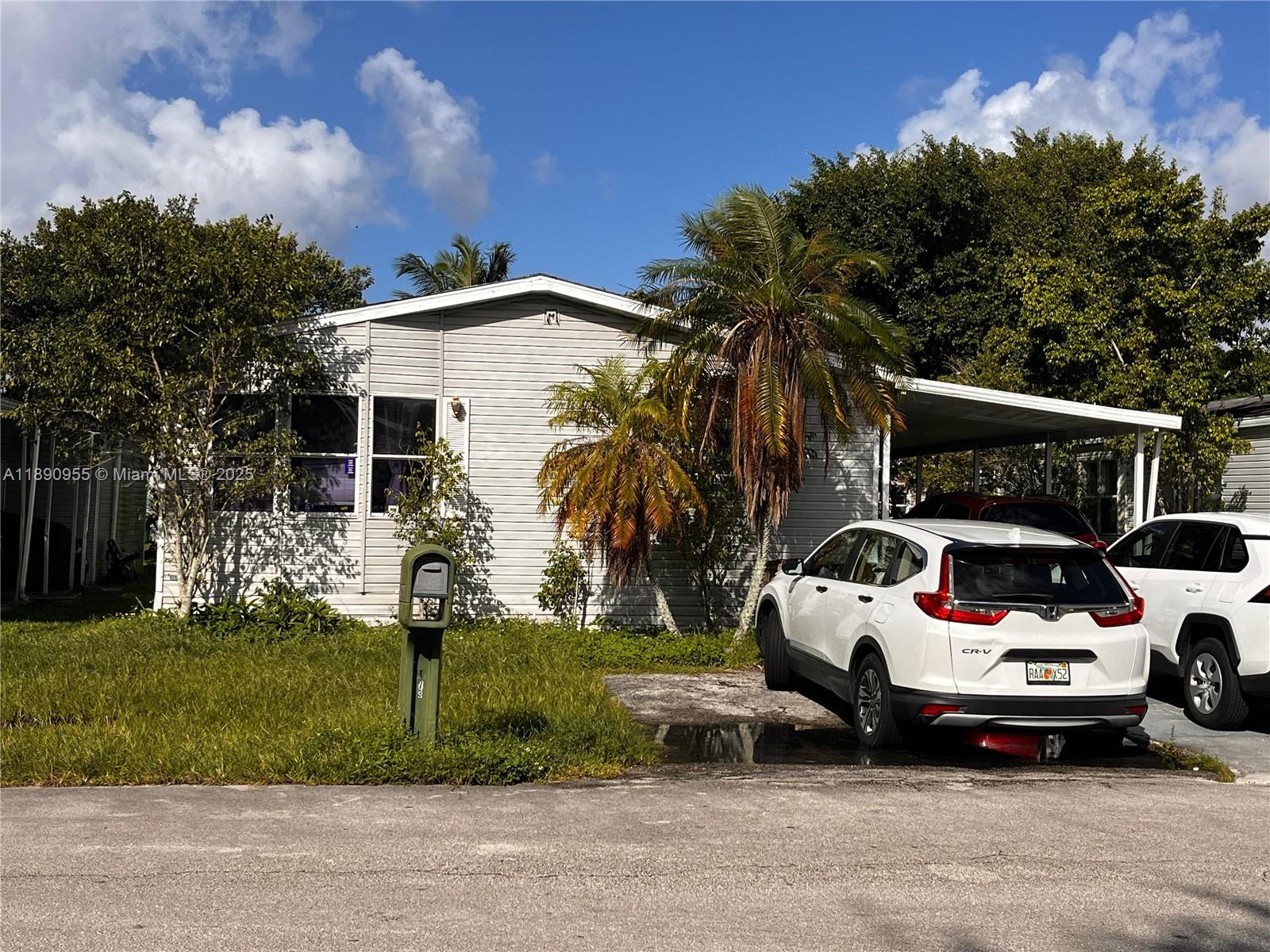 TROPICAL MOBILE HOME ESTA - Residential
