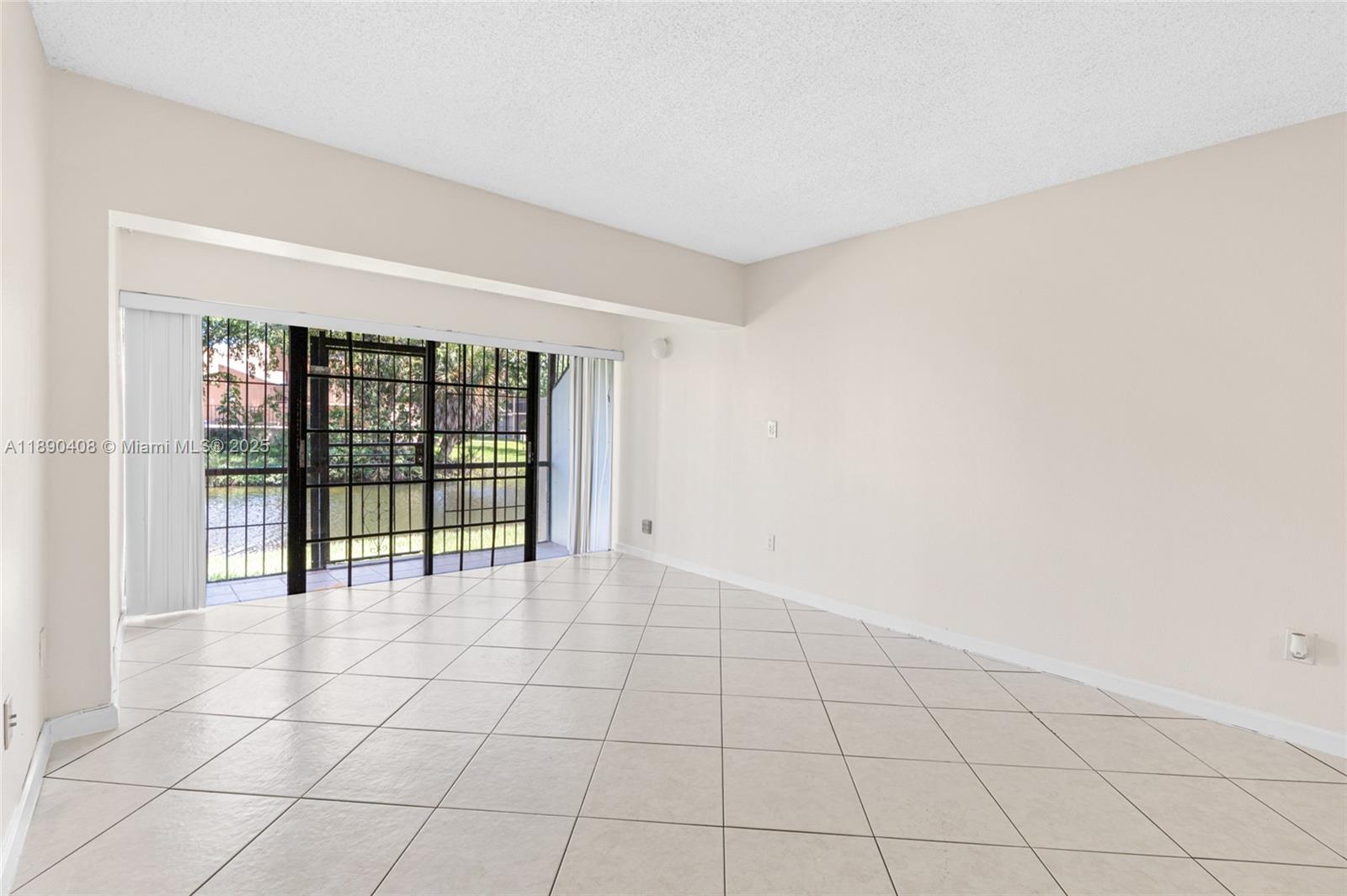 PINESIDE CONDO NO 1 - Residential