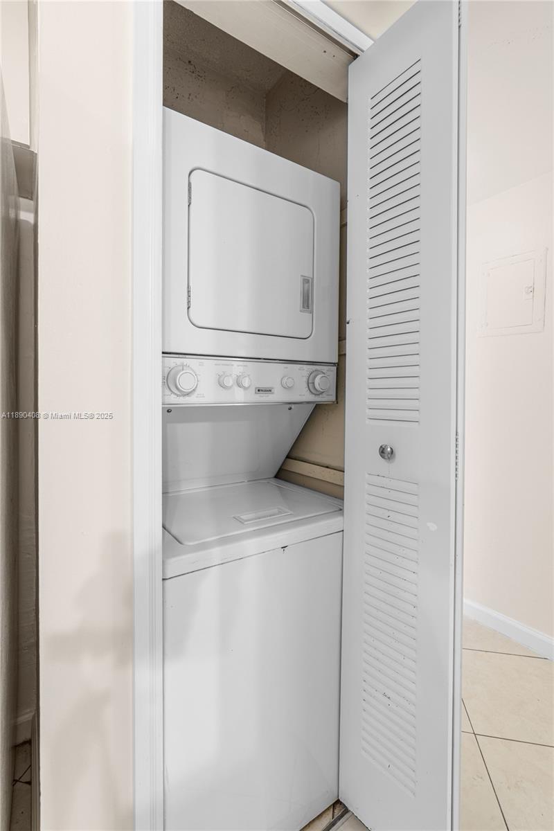 PINESIDE CONDO NO 1 - Residential