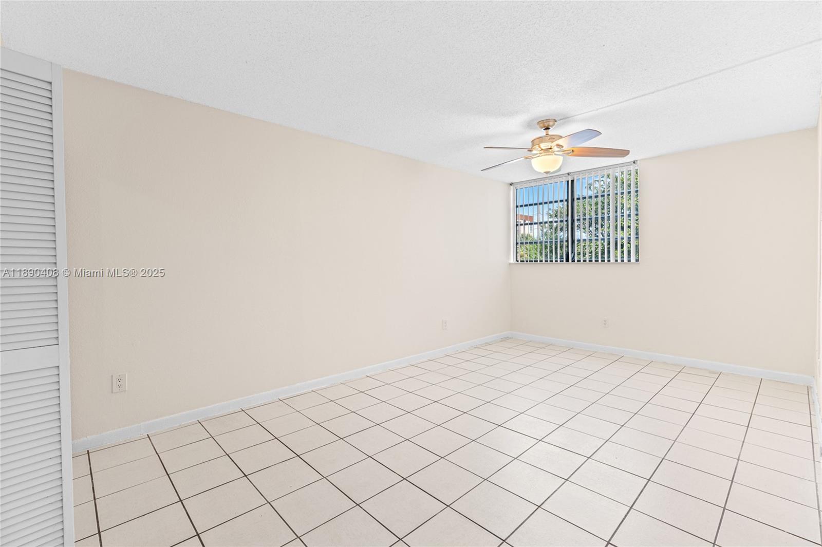 PINESIDE CONDO NO 1 - Residential