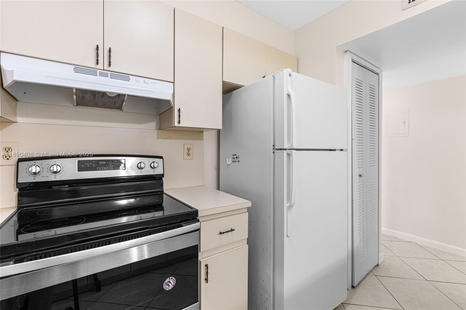 PINESIDE CONDO NO 1 - Residential