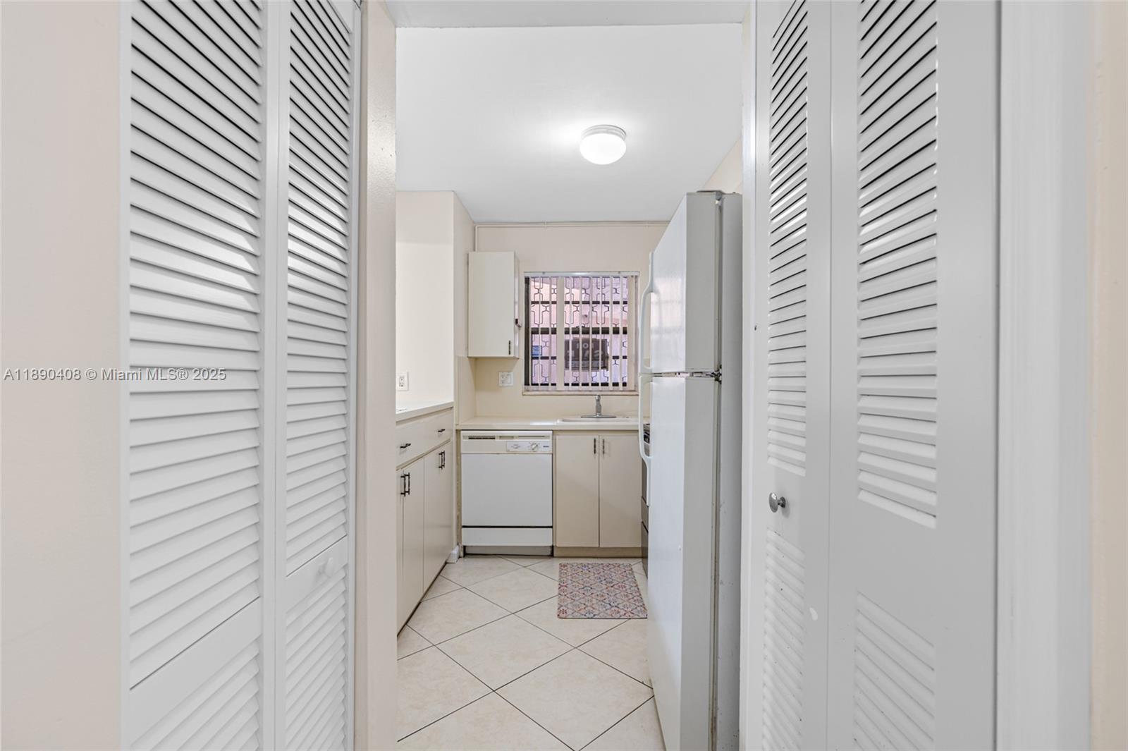 PINESIDE CONDO NO 1 - Residential