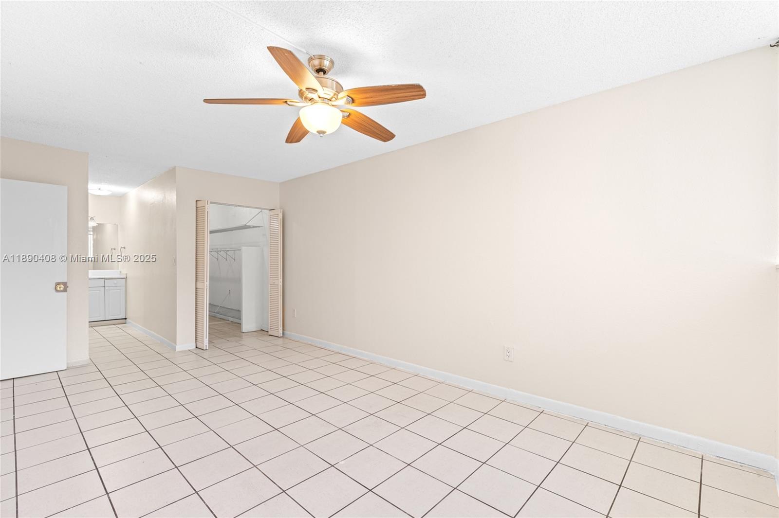 PINESIDE CONDO NO 1 - Residential