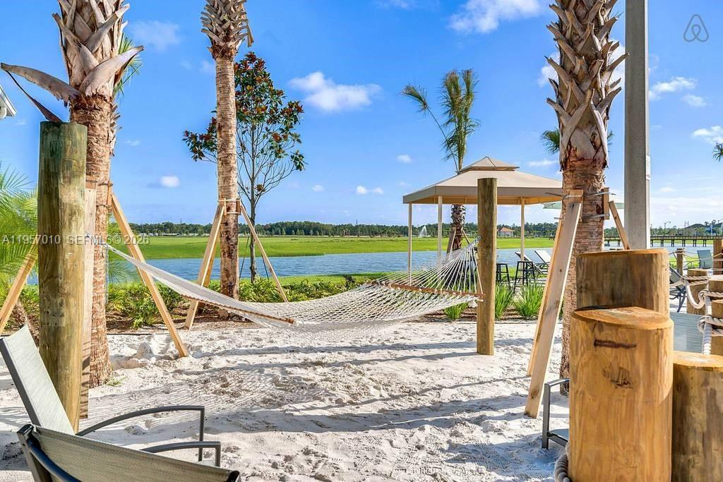 THE TERRACES AT STOREY LA - Residential