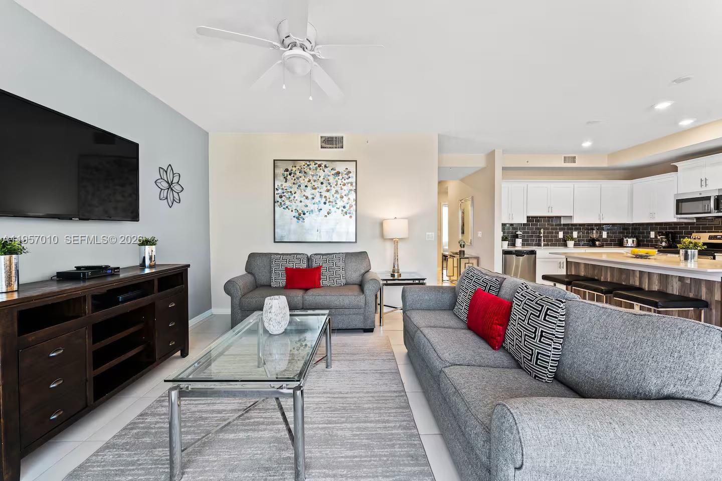 THE TERRACES AT STOREY LA - Residential