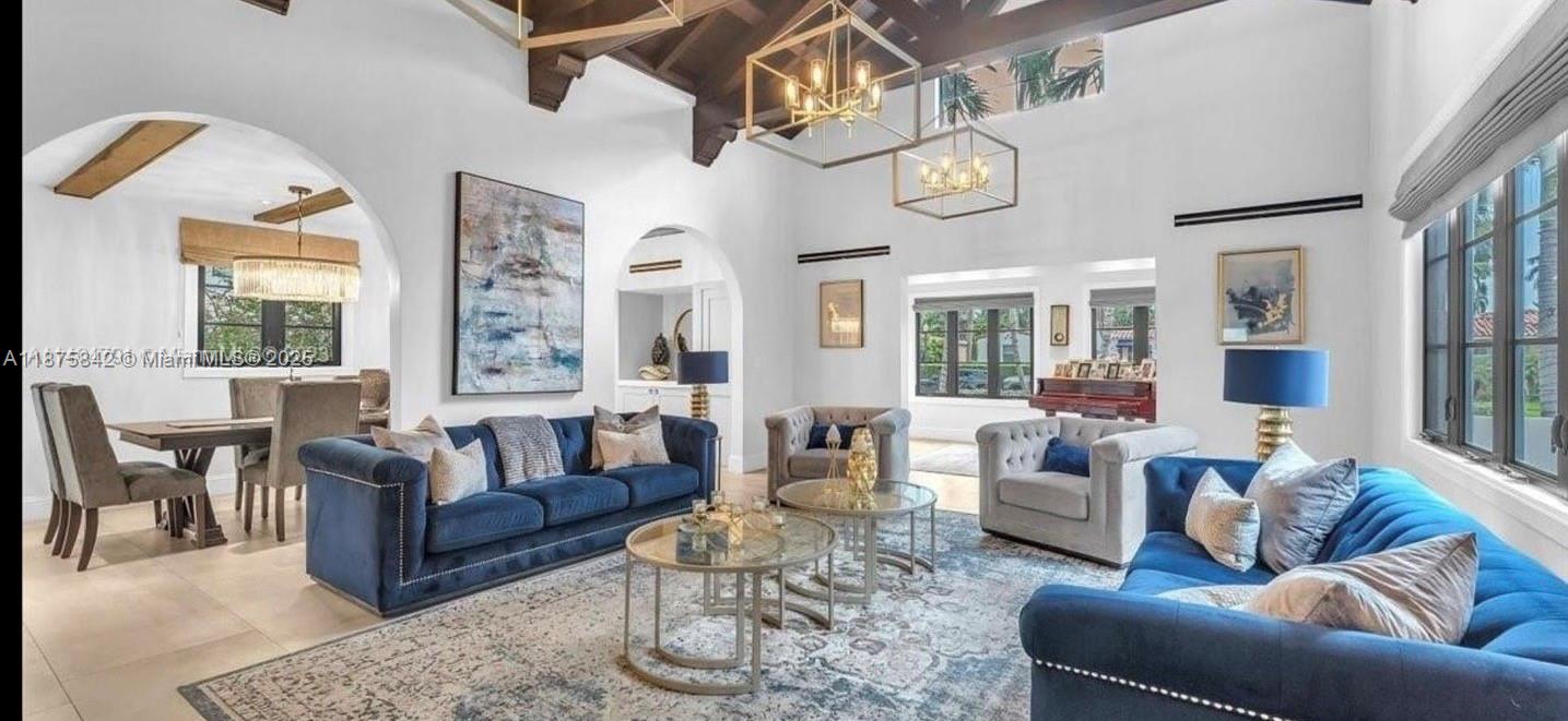 HOLLYWOOD - Residential