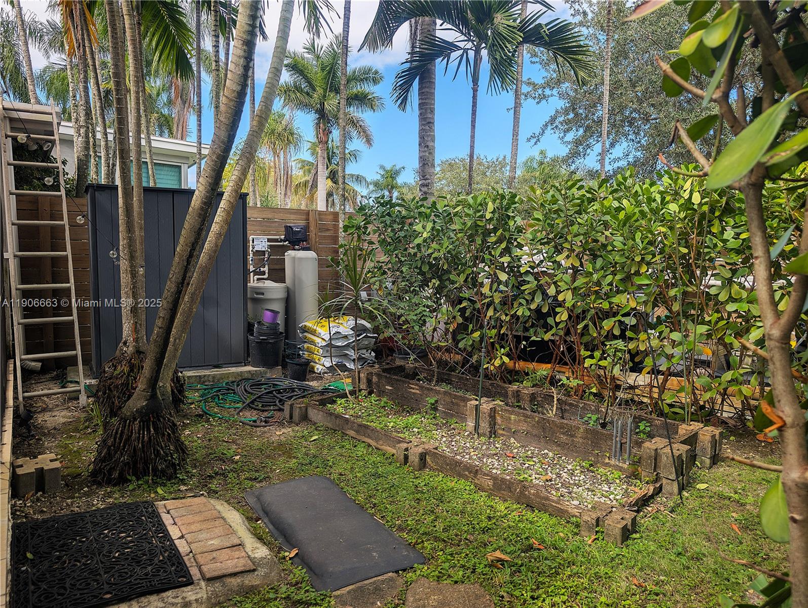 COLETOWN ACRES - Residential