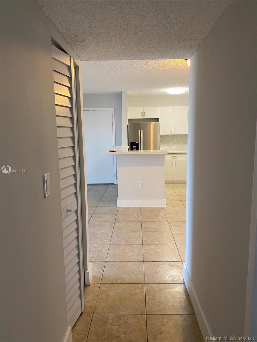 LAKEVIEW AT HAMMOCKS COND - Residential Lease