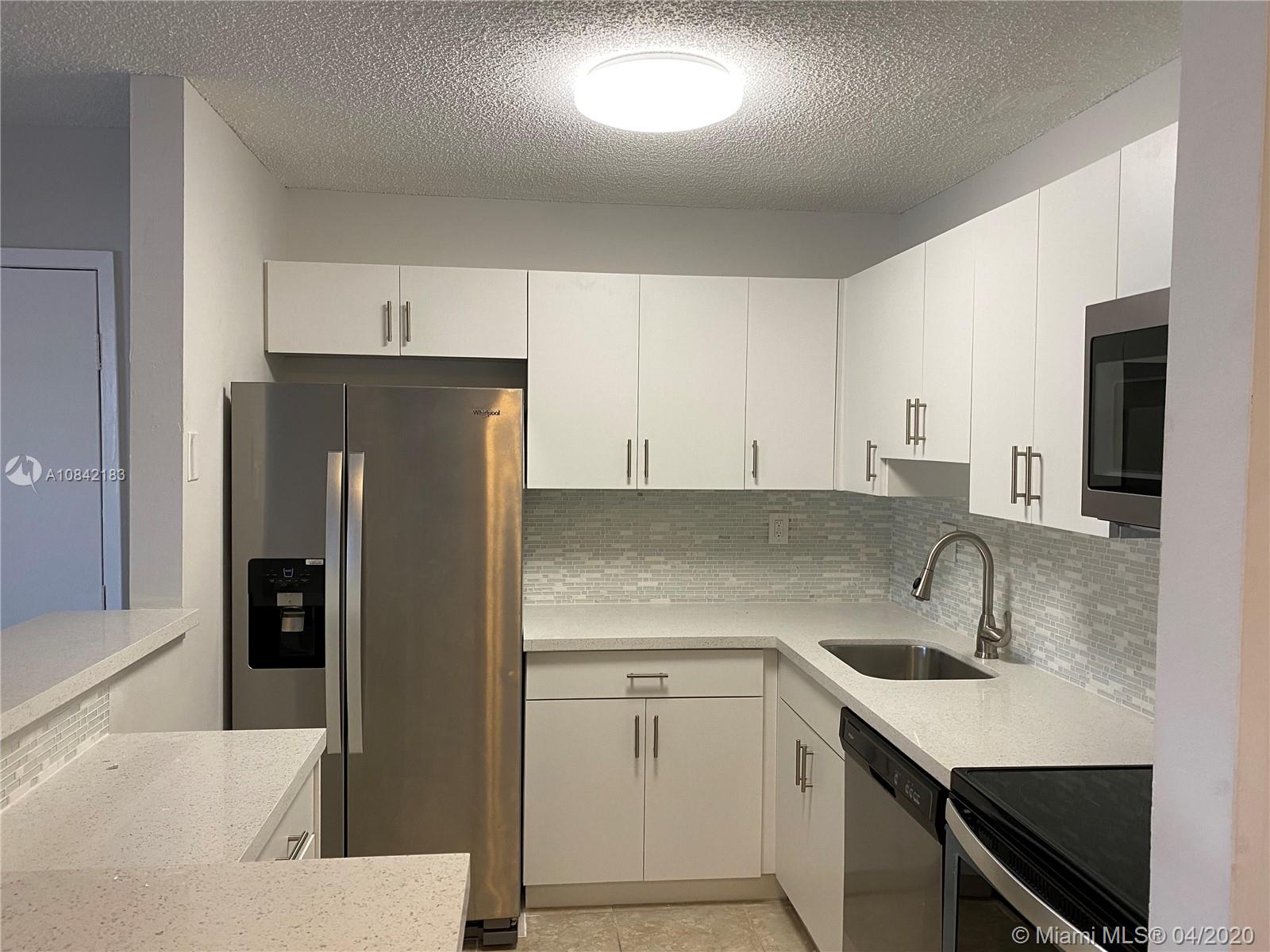 LAKEVIEW AT HAMMOCKS COND - Residential Lease