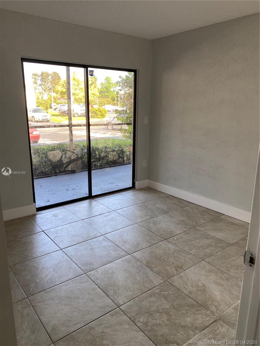 LAKEVIEW AT HAMMOCKS COND - Residential Lease