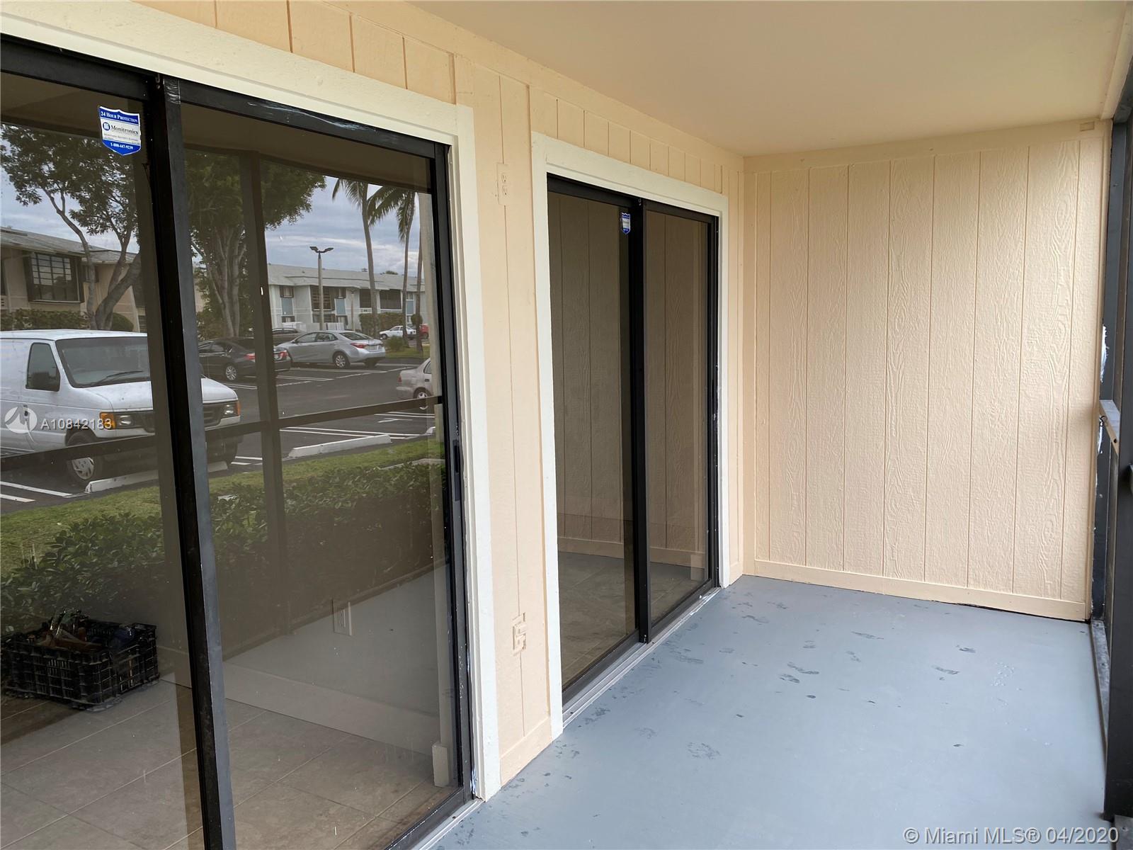 LAKEVIEW AT HAMMOCKS COND - Residential Lease