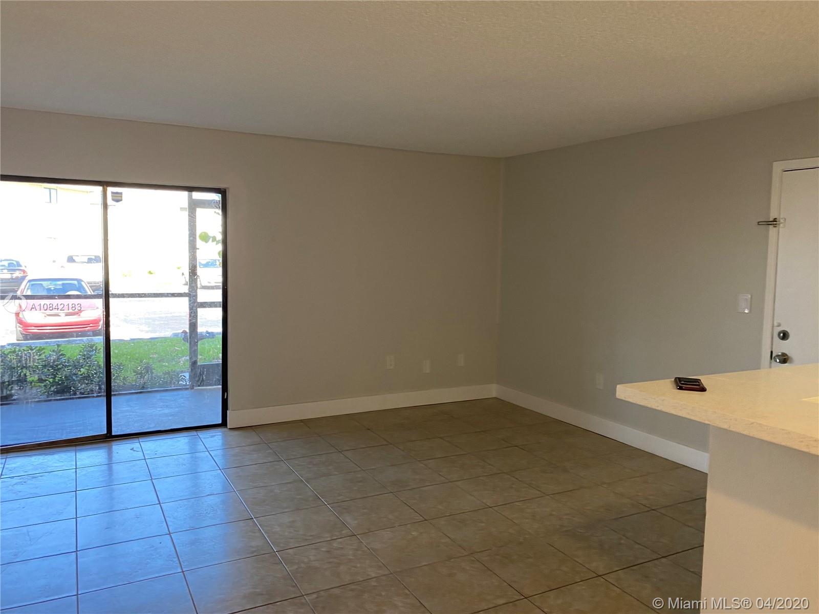 LAKEVIEW AT HAMMOCKS COND - Residential Lease