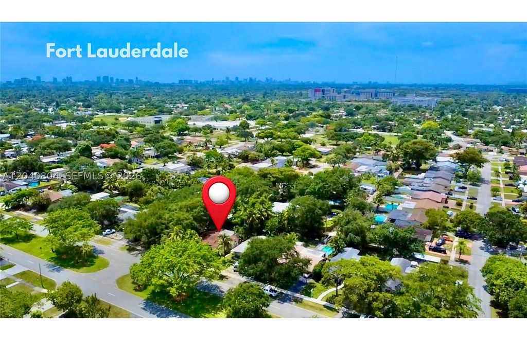 Photo of 3800 W Park Rd, Hollywood, FL 33021 (MLS # A12040804)