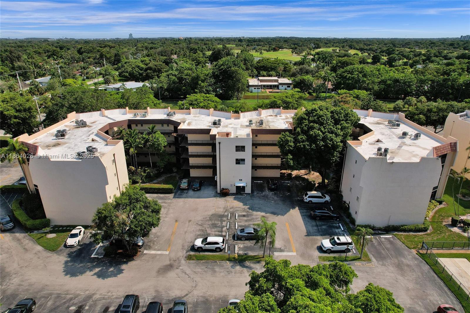 PLANTATION CLUB D CONDO - Residential
