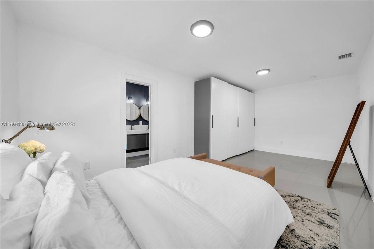 GRIFFING BISCAYNE PK EST - Residential Income