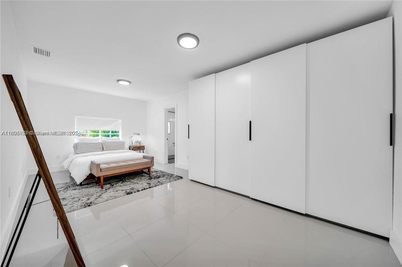 GRIFFING BISCAYNE PK EST - Residential Income