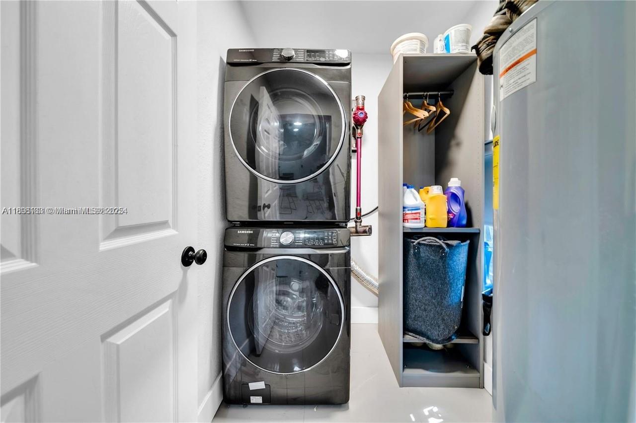 GRIFFING BISCAYNE PK EST - Residential Income