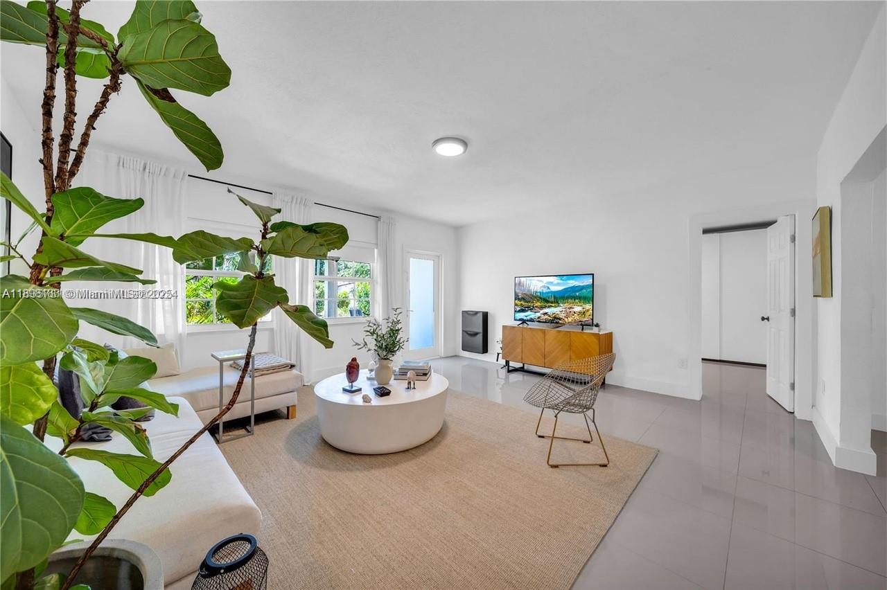 GRIFFING BISCAYNE PK EST - Residential Income