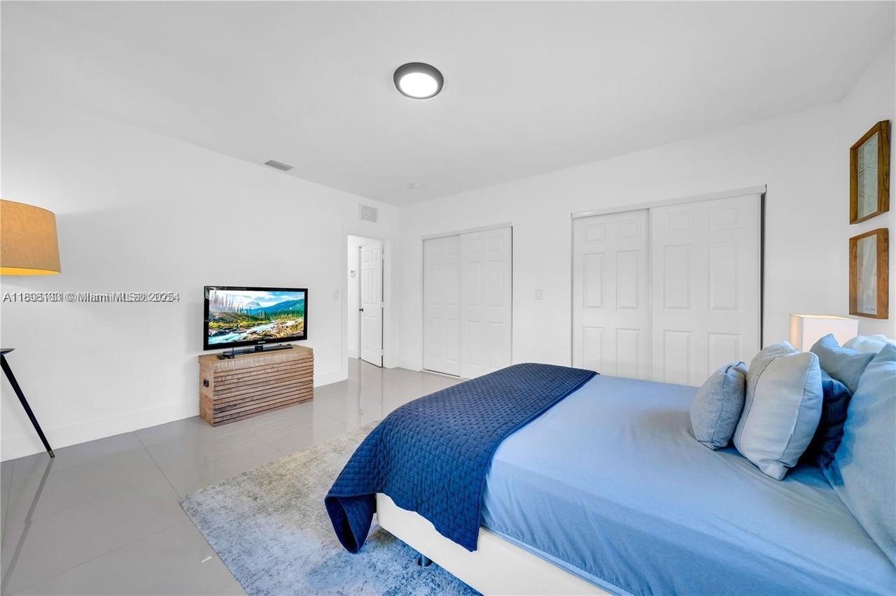 GRIFFING BISCAYNE PK EST - Residential Income