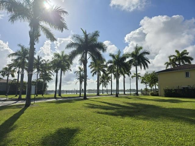 TWIN LAKE SHORES SOUTH - Residential