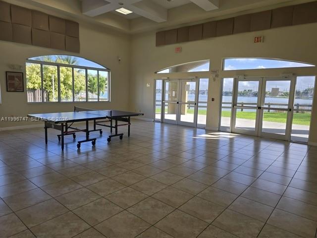 TWIN LAKE SHORES SOUTH - Residential