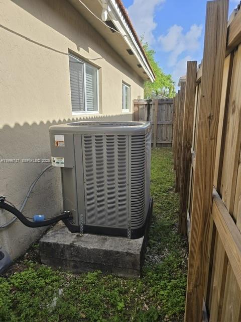 TWIN LAKE SHORES SOUTH - Residential