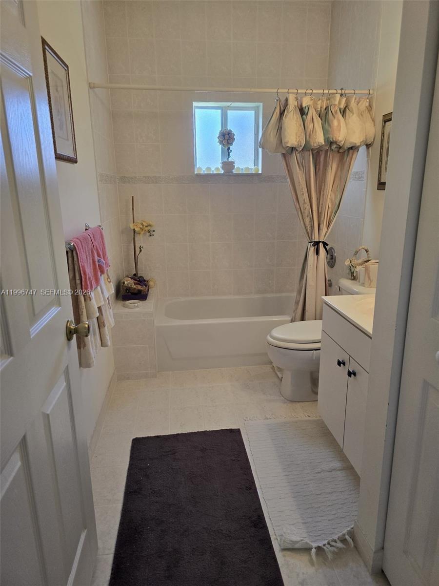 TWIN LAKE SHORES SOUTH - Residential